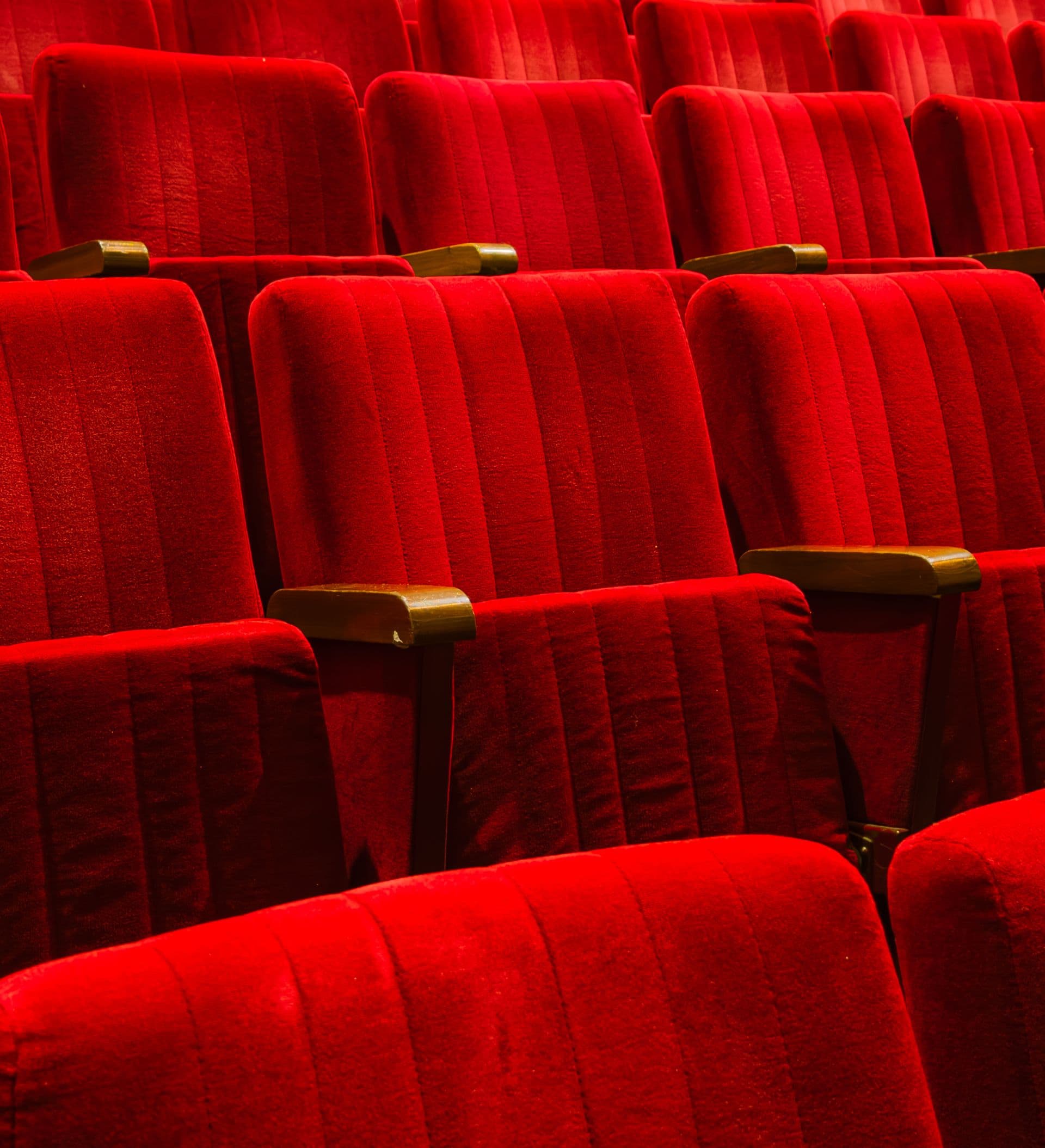 Pozorišne predstave koje ove godine morate pogledati sa svojom prijateljicom