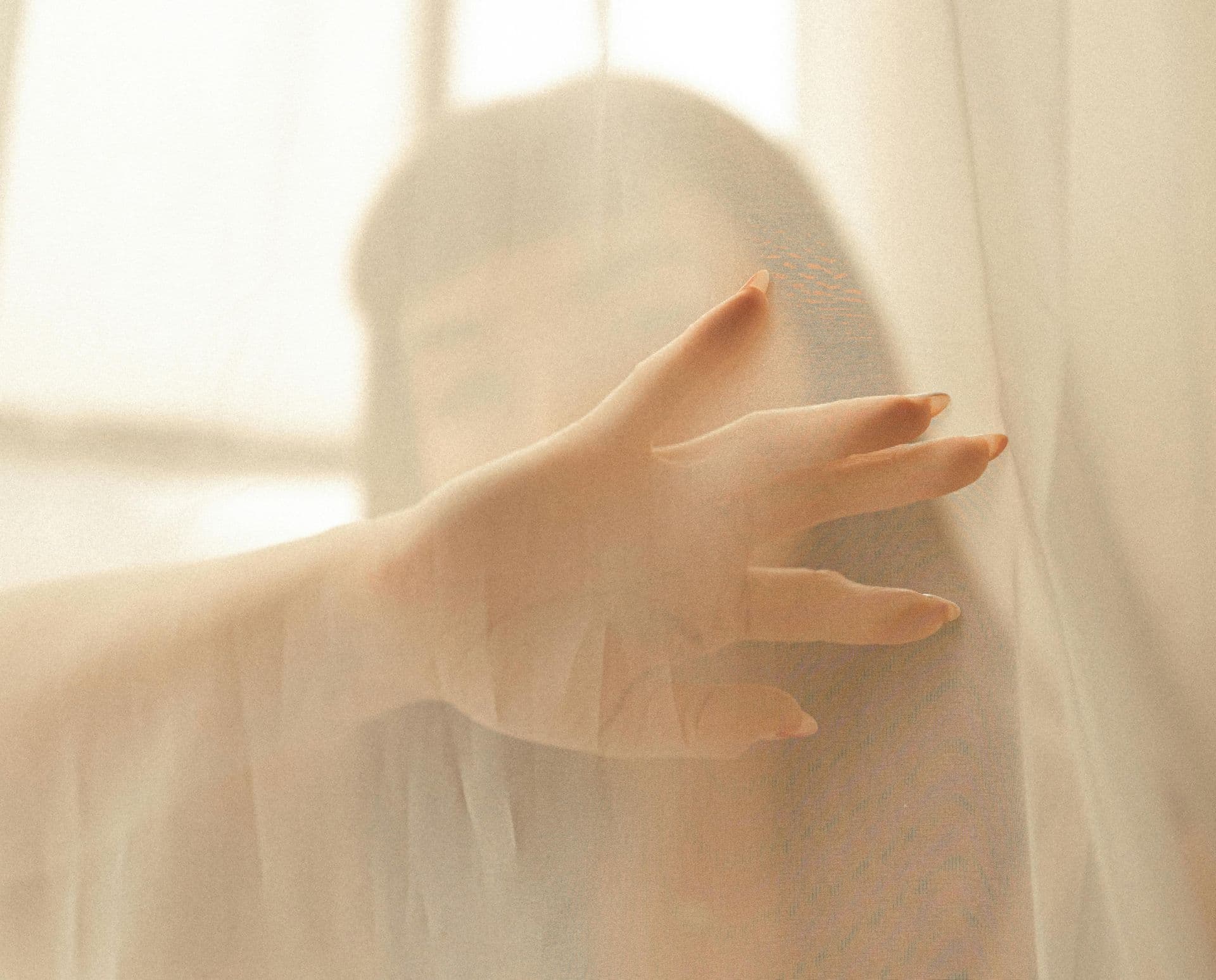 Veština koja vas čini jačom: 4 načina da se distancirate od negativnih događaja