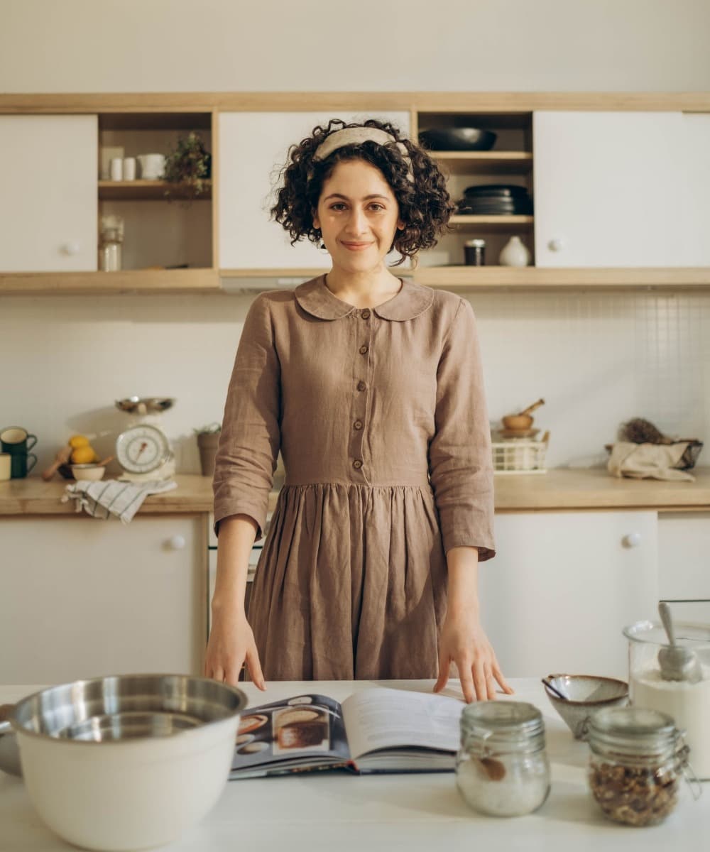 Tradwife fenomen: Zašto se vraća idealizovana slika žene-domaćice ?